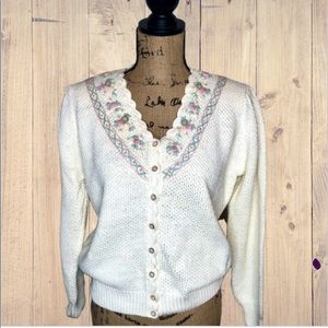 Vintage scalloped V-neck cardigan